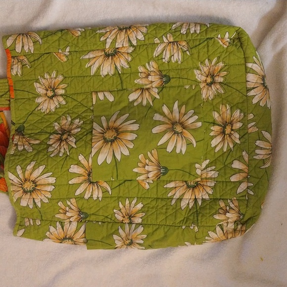 The Chandler Collection Reversible Quilted Travel Bag - Picture 6 of 6